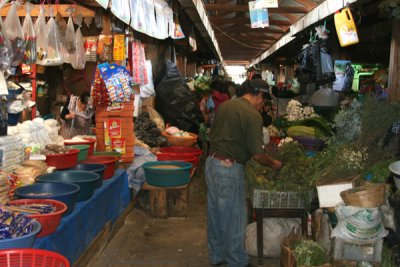 Interior del Mercado Local