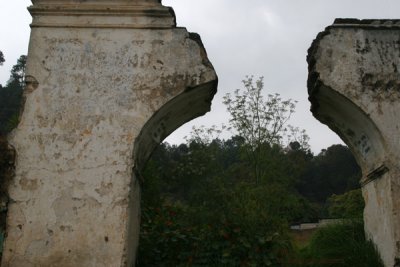 Arco de Construccion Antigua en Ruinas