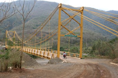Puente Cahaboncito sobre el Rio Cahabon