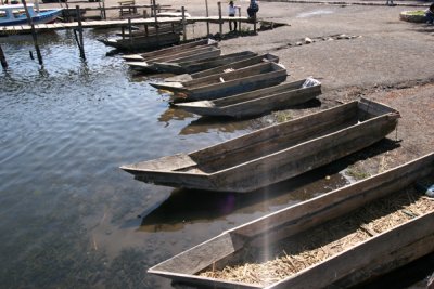 Canoas en la Zona del Muelle