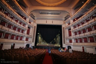 Vista del Interior de la Opera, Obras de Mozart se Estrenaron Aqui