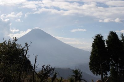 Vista del Volcan de Agua desde el Volcan de Pacaya