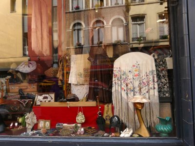 Vitrine d'antiquaire