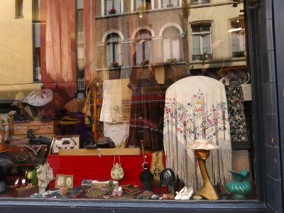 Vitrine d'antiquaire