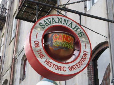 SAVANNAH'S CANDY KITCHEN