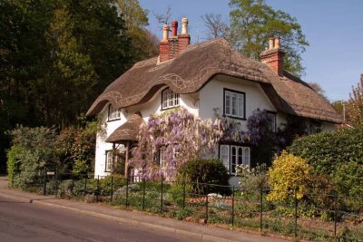 TYPICAL ENGLISH COTTAGE