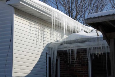 ICE CYCLES ON THE ROOF