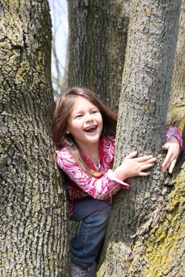 HANNA CLIMBING THE TREE
