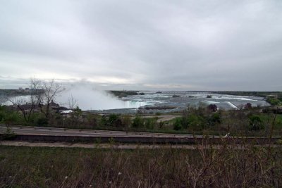 GREY AND CLOUDY DAY IN NIAGARA