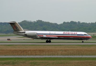American Airlines N1403M