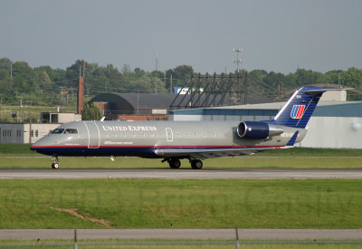 United Express N694BR