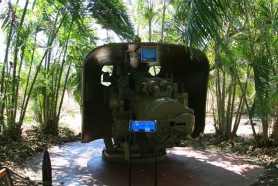 Darwin Military Museum ex-Brisbane gun.JPG