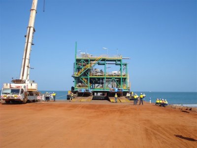 Barge unloading MS33 (1).JPG