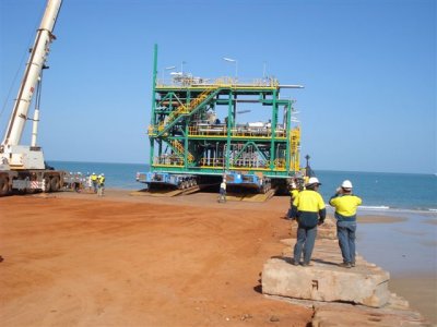 Barge unloading MS33 (3).JPG