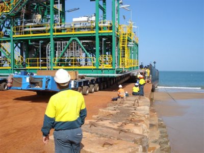 Barge unloading MS33 (4).JPG