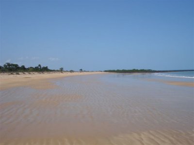 Wadeye site waiting for the Barge and tides (4).JPG