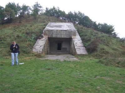 Thracian tomb at Bunaja 5.JPG