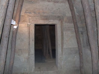 Thracian Cult Complex at Starosel 9.JPG