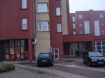 Geoff's apartment building.JPG