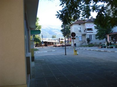 Pirdop outside hotel looking towards the Pizza shop across the intersection.JPG