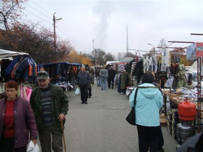 04.11.07 Zlaticia Markets 2.JPG
