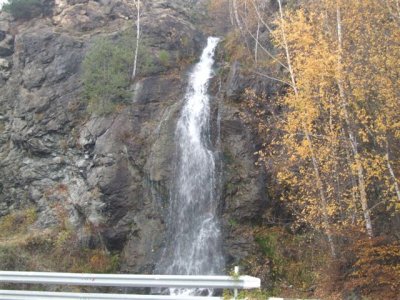 04.11.07 Road to Karolovo Mountain spring 2.JPG