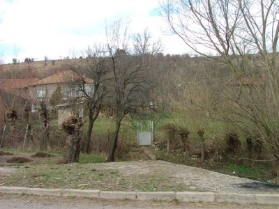 Road to Residencia (6).Houses on outskirts