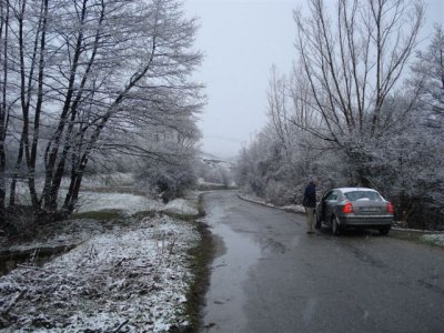 Road to Residencia after snowfall (10).Geoff scuttling back to the car