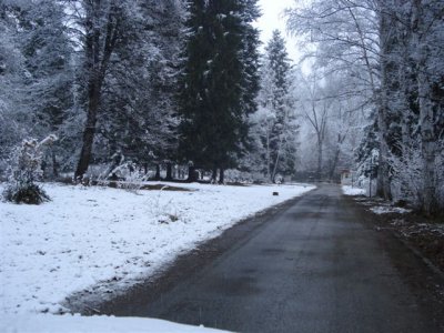 Road to Residencia after snowfall (6).Entrance to the abode