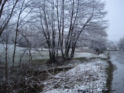 Road to Residencia after snowfall (9).Snow hides a multitude of sins