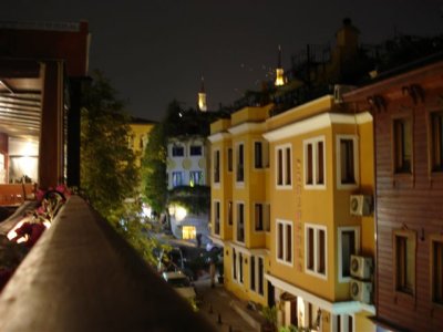 Istanbul at Night (6).JPG