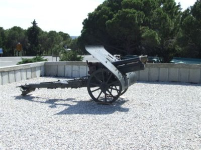 Gallipoli Museum entrance to the park (22).JPG