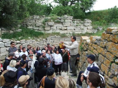 Ancient city of Troy (13).Mustfa leading with his tales of the city