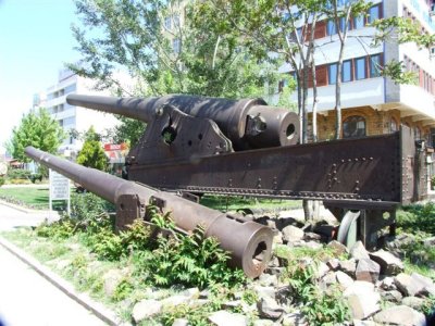 Dardanelles guns- damaged during Naval bombardment (1).JPG