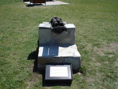 Naval Cannons and guns (3).JPG