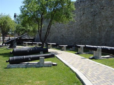 Naval Cannons and guns (5).JPG