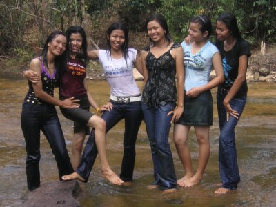 Wet Jeans Girls