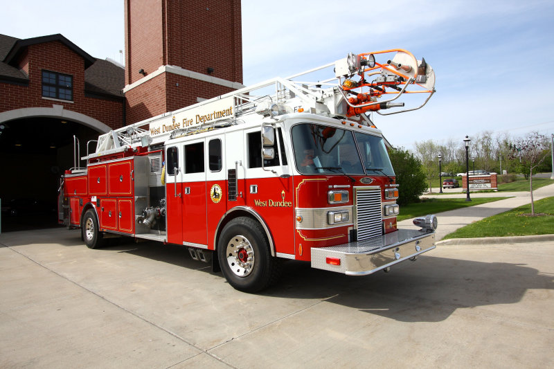 West DundeeIL  Ladder Truck  4-19-10 325  PM.JPG