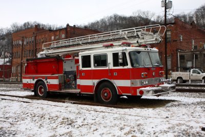 AppalachiaVA Fire Truck Sits In The Cold 2-18-10 818 AM.JPG