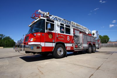 Elk GroveIL Truck 116 Sits At Station 5-5-10 215 PM.JPG