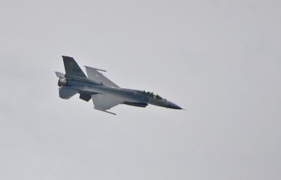 F-16 03
