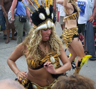 Casa Samba dance and drum parade