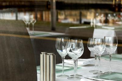 Reflections On Dining.