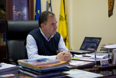 The mayor of Agios Georgeos and Milia
