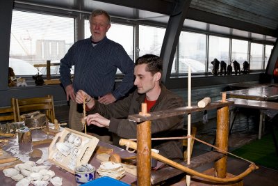 Experimenteren met pre-historisch gereedschap