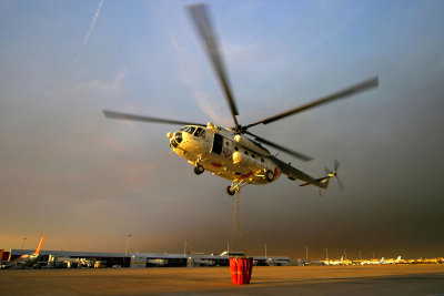 Mi-8 landing at Faro after fighting wildfires nearby