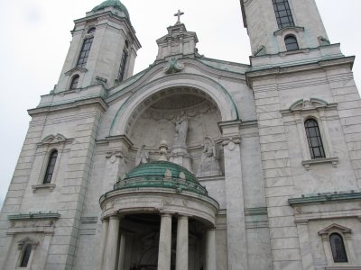  front entry to Basilica of Our Lady of Victory