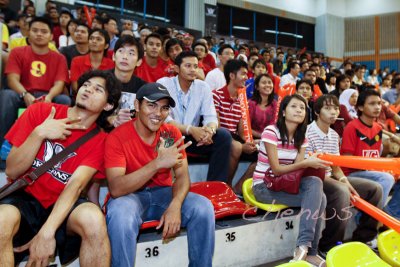 KL Dragons fans (0554)