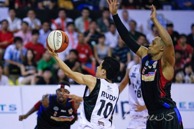 Rudy's layup after dribbling in (5637)