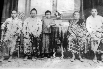 Family portrait circa 1940's (6188)